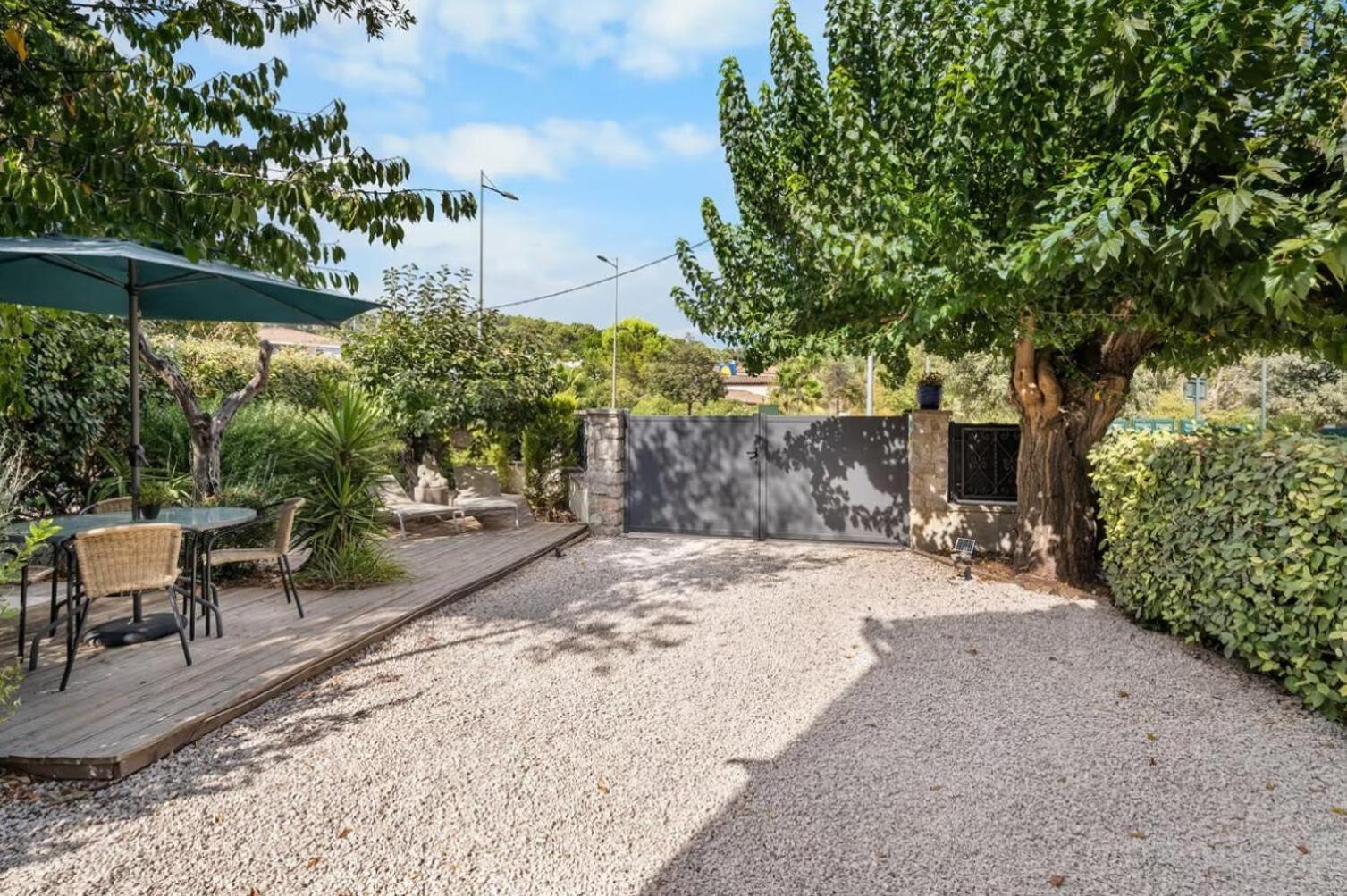 Studio Villa Nui Cuers Εξωτερικό φωτογραφία