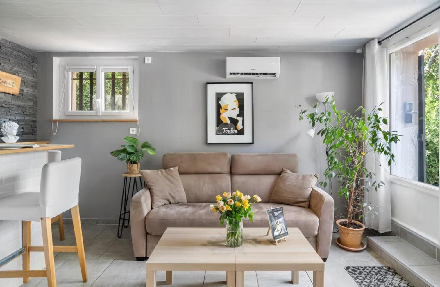 Studio Villa Nui Cuers Εξωτερικό φωτογραφία