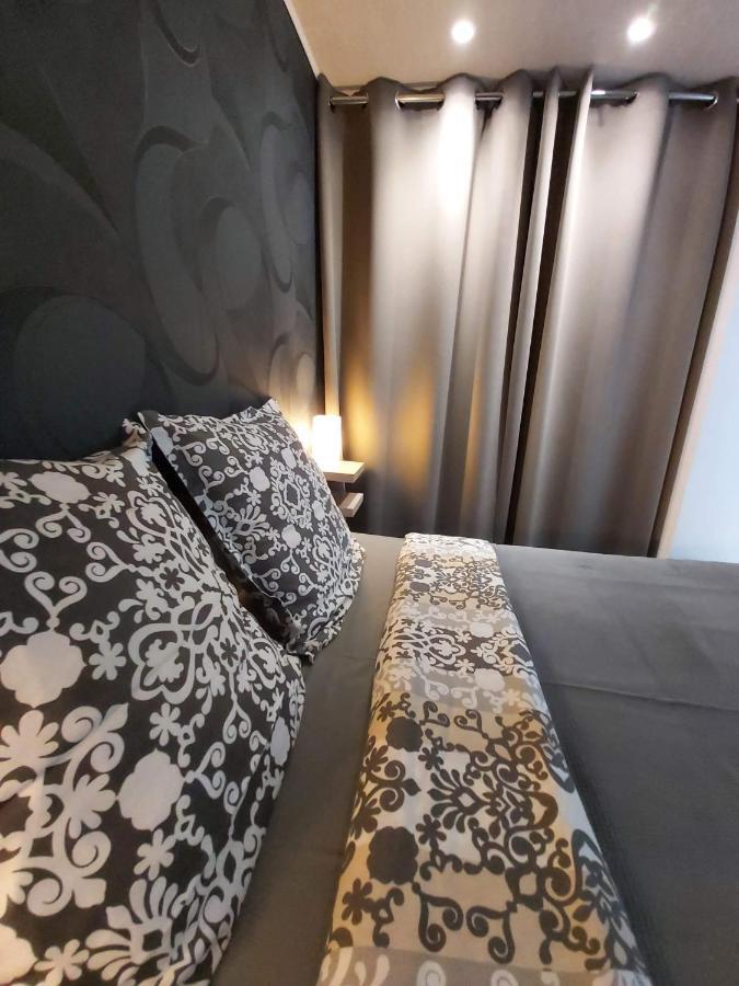 Studio Villa Nui Cuers Εξωτερικό φωτογραφία